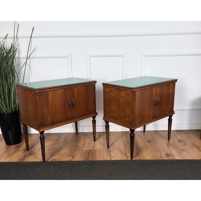 Mid-Century Italian Art Deco Nightstands in Walnut, 1950s, Set of 2 For Sale - Image 9 of 11