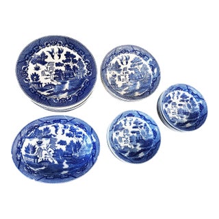 Vintage Blue and White Willow Pattern Decorative Set of 21 Plates Made in Japan For Sale