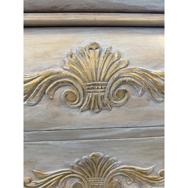 1990s French Provincial Bombe Marble Top Dresser – Louis XV Style Chest – Carved & Gilt – 3 Drawer For Sale - Image 11 of 16