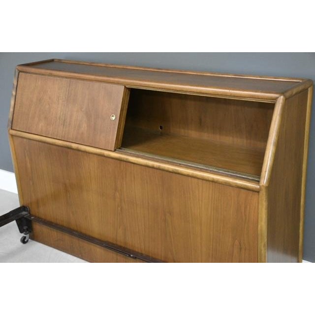 Widdicomb 1950s Refinished Walnut Full Bed by Robsjohn Gibbings for Widdicomb For Sale - Image 4 of 10