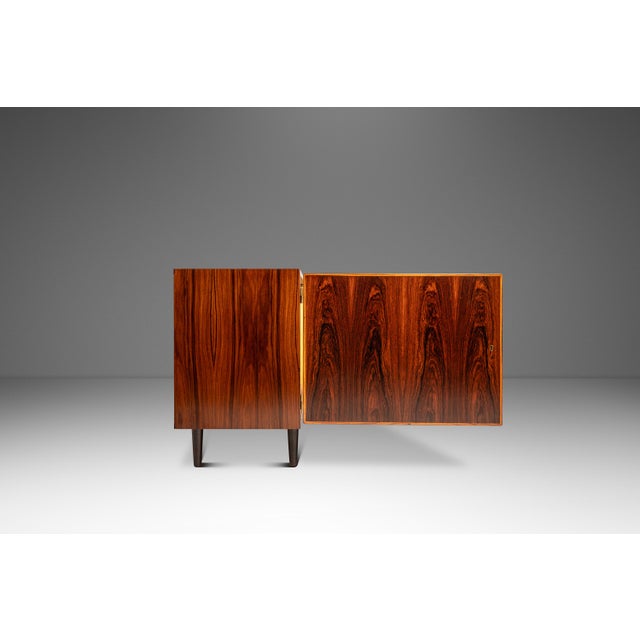Carlo Jensen Restored Danish Modern Cabinet / Buffet / Credenza in Rosewood by Carlo Jensen for Hundevad and Co., Denmark, C. 1960s For Sale - Image 4 of 18