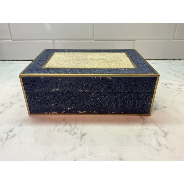 1980s Vintage Shagreen Blue Beige Gold Dresser Jewelry Cigarette Box For Sale - Image 5 of 8