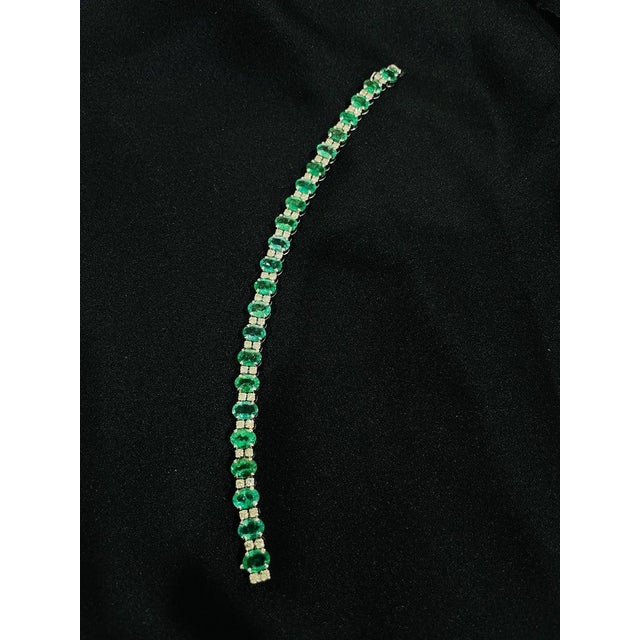 Handcrafted 14kt Solid White Gold Natural 16.07 Ct Emerald Diamond Bracelet For Sale - Image 4 of 6