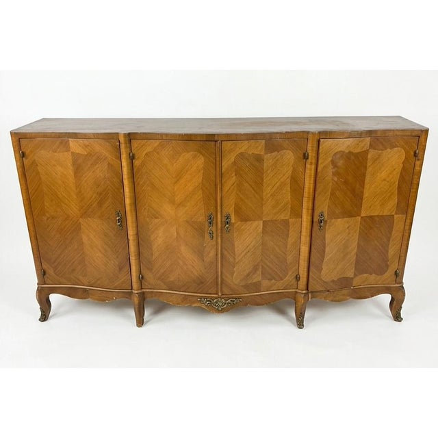 Early 20th Century French Louis XV Style Sideboard With Walnut Marquetry, Bronze Hardware, and Cosmopolitan Quartzite Top For Sale - Image 5 of 7