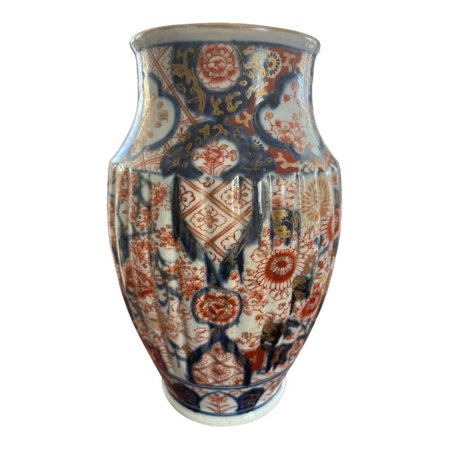 Edo Period 1603-1867 Imari Fluted Vase For Sale