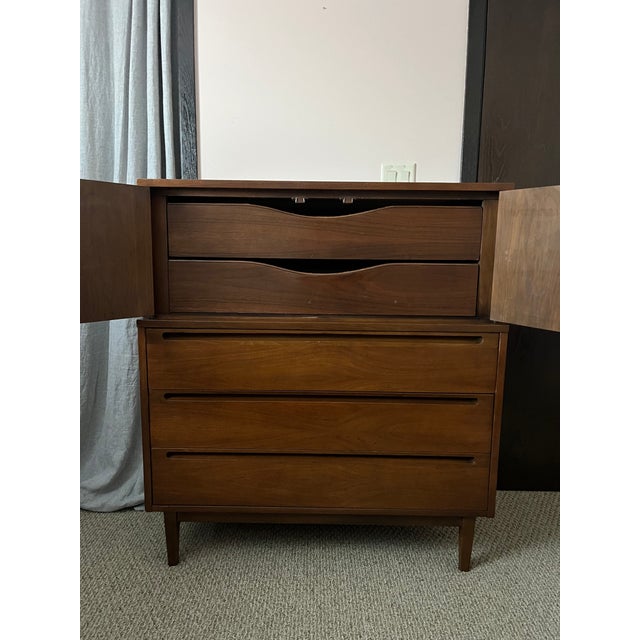 1950s Vintage Mid-Century Modern Highboy Dresser by American of Martinsville For Sale - Image 5 of 9