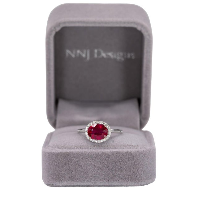 Modern 2.8Ct Madagascar Ruby Ring With Natural Diamond Accents: Solid 14k Gold, Size 6.75 For Sale - Image 3 of 10
