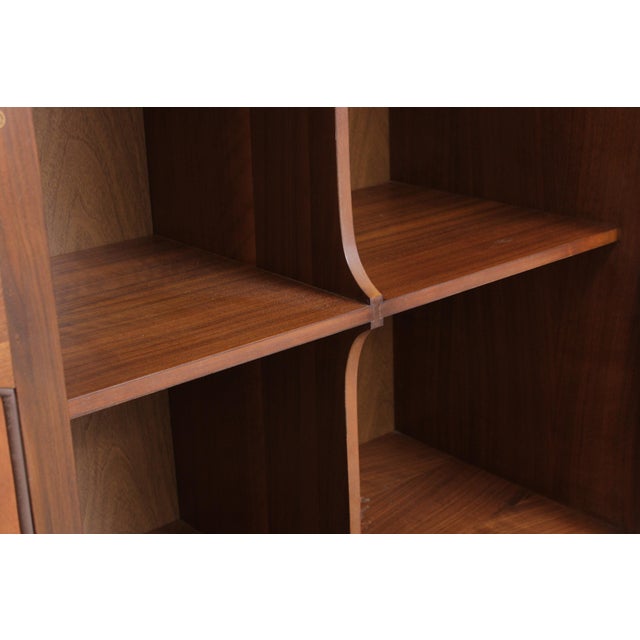 Walnut Mid Century Modern Gentlemens Chest Armoire by Lane For Sale In Philadelphia - Image 6 of 18