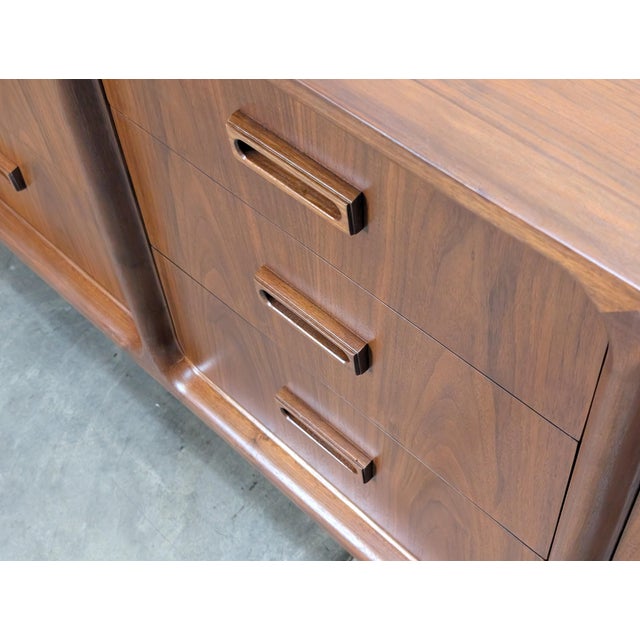 Wood Mid Century Modern Walnut 9-Drawer Lowboy Dresser by Widdicomb, C1960s For Sale - Image 7 of 18