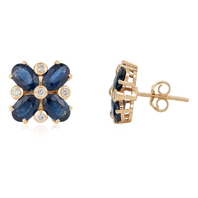 Vintage 3.91 Carat Blue Sapphire Diamond Flower Stud Earrings in 14k Yellow Gold- A Pair For Sale
