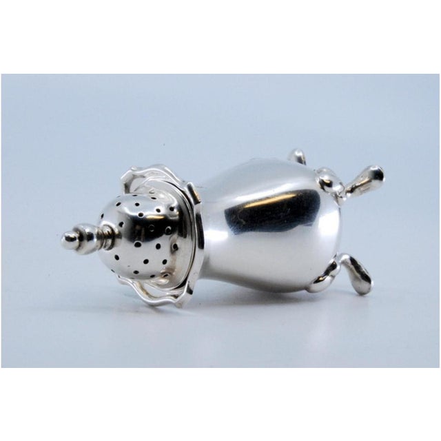 Metal Salt Shaker in Plain Silver For Sale - Image 7 of 11