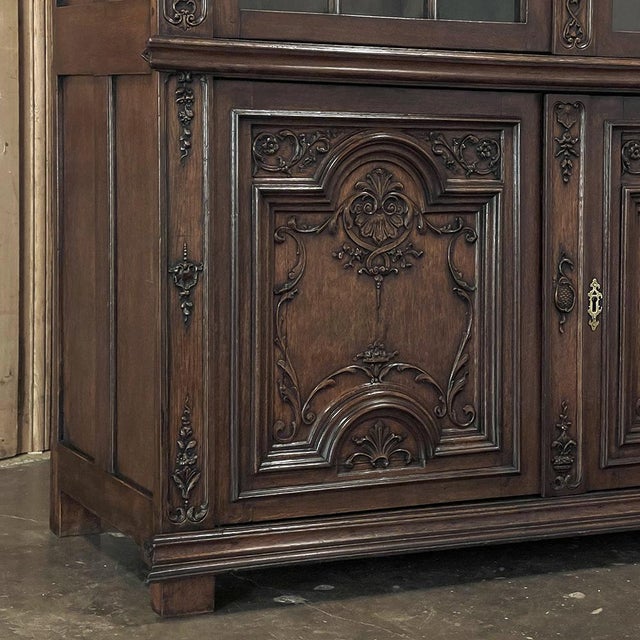 18th Century French Régence Carved Oak Bookcase ~ Bibliothèque For Sale - Image 15 of 18