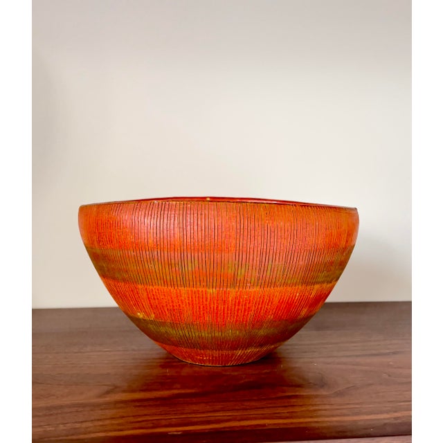 1960s Aldo Londi for Bitossi - Large Bowl From Seta Series in Lobster Orange For Sale - Image 6 of 7