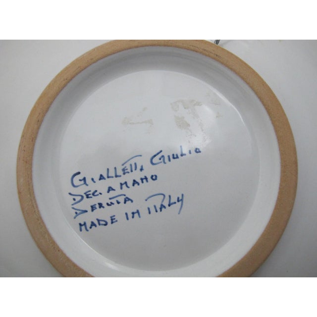 Ceramic Gialletti Deruta Italian Maiolica Pottery Hand Painted Serving Wall Plate For Sale - Image 7 of 8