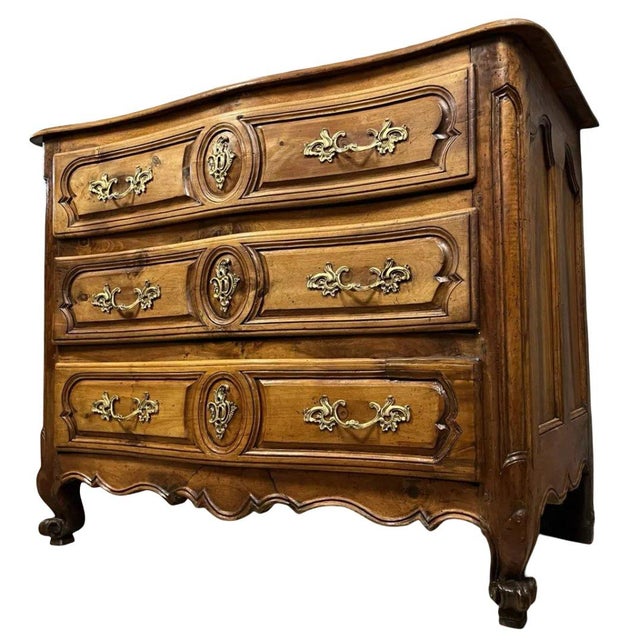 Louis XV Curved Lyonnaise Chest of Drawers in Walnut For Sale - Image 5 of 7