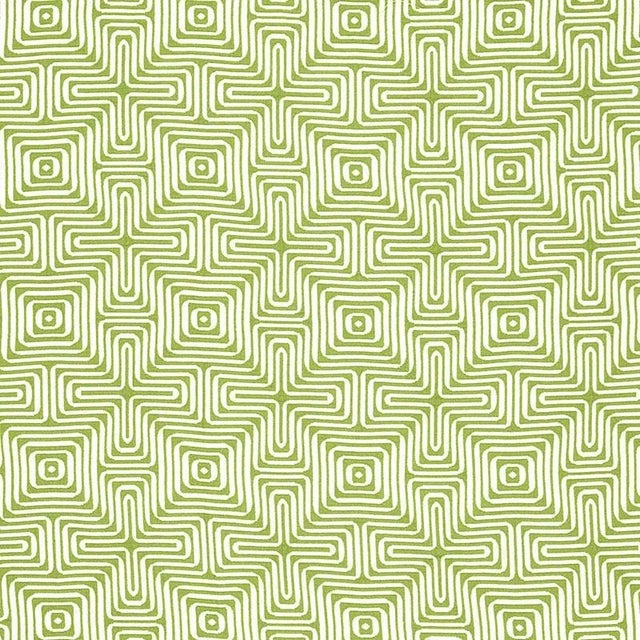 Abstract Sample - Schumacher X Trina Turk Amazing Maze Indoor & Outdoor Fabric in Palm For Sale - Image 3 of 3