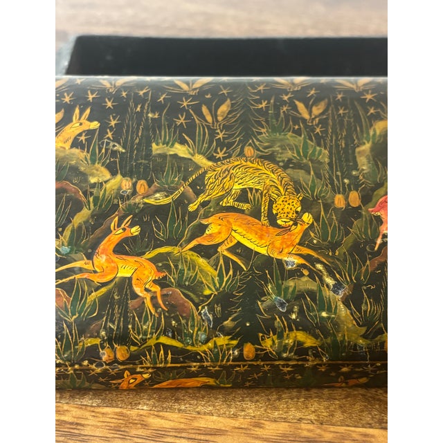 Vintage Hand Painted Lacquered Jaguar Hunt Decorative Box c.1950 For Sale In Miami - Image 6 of 7