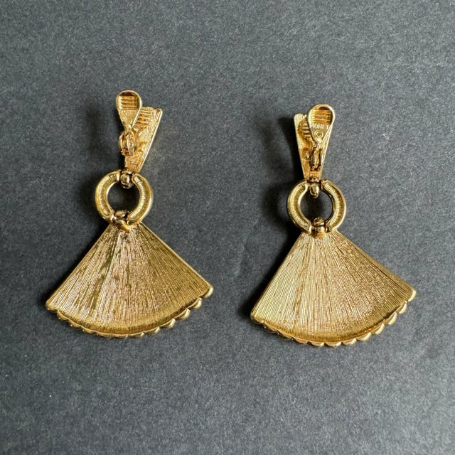 1990s Monet Gold Tone Fan Earrings Clip-on 90s Vintage Statement Drop Earrings For Sale - Image 5 of 9