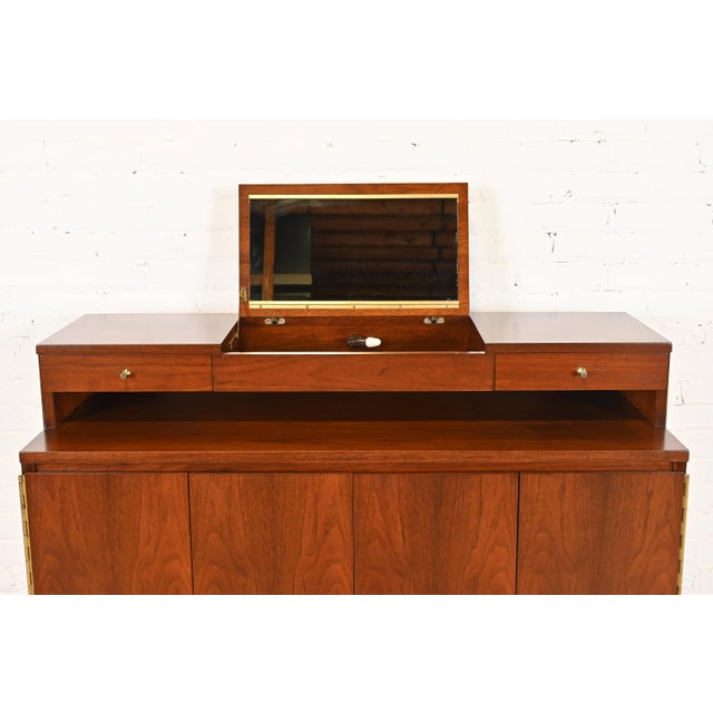 Wood Paul McCobb Irwin Collection Walnut Gentleman's Chest, Newly Refinished For Sale - Image 7 of 12