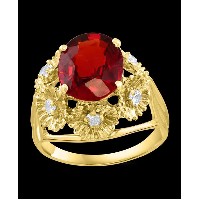 4.5 Ct Natural Spessartine Garnet & Diamond Ring 18 Karat Yellow Gold For Sale - Image 17 of 18