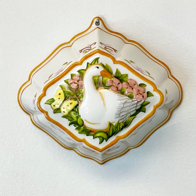 1986 Coastal French Le Cordon Blue Flora and Goose Porcelain Mold & Wall Decor. For Sale - Image 6 of 10