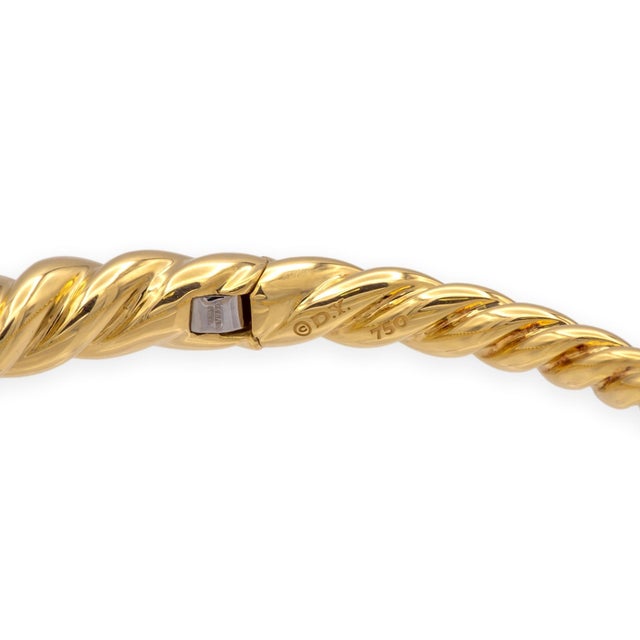 Contemporary David Yurman 18k Yellow Gold Pure Form Hinged Cable Bangle Bracelet 7mm For Sale - Image 3 of 8