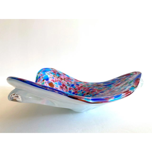 Vintage Mid Century Modernist Italy Multicolor Confetti Murano Art Glass Large Biomorphic Triangular Bowl For Sale - Image 9 of 13