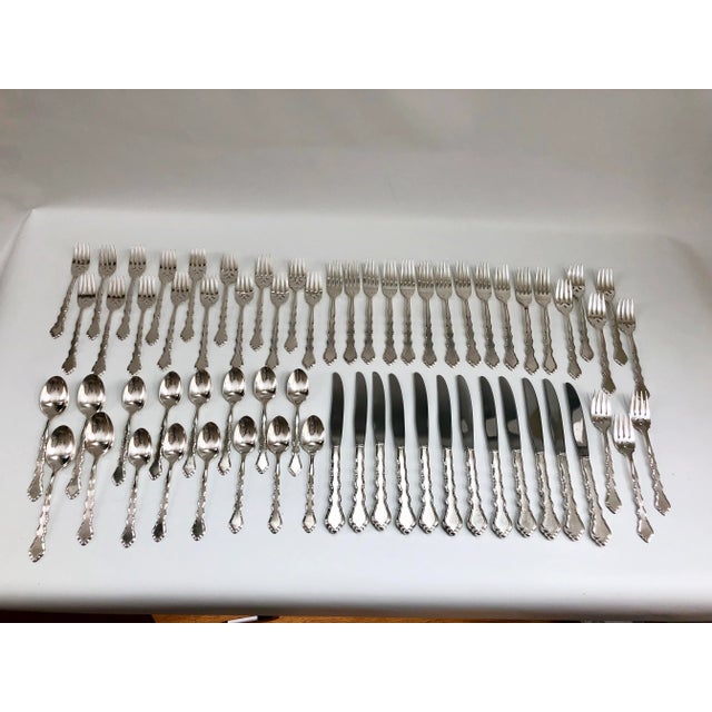 Oneida Vintage Oneida "Duet" Community Silverplate Flatware Service - Set of 64 For Sale - Image 4 of 13