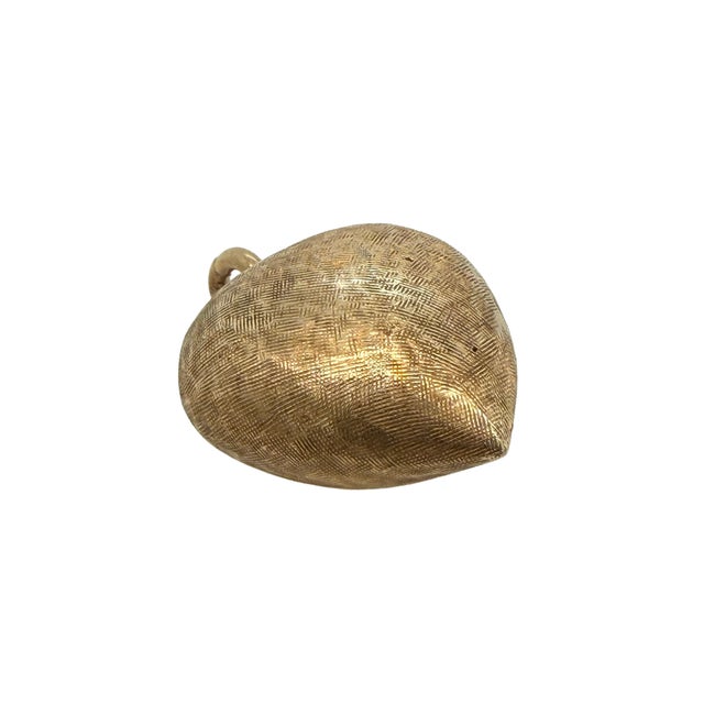 1950s 14k Yellow Gold Puffy Heart Pendant With Florentine Finish For Sale - Image 4 of 4