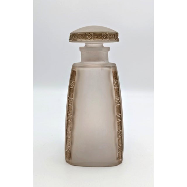 René Lalique Fleurettes N°2 Perfume Bottle in Glass by René Lalique for Maison Lalique, 1919 For Sale - Image 4 of 6