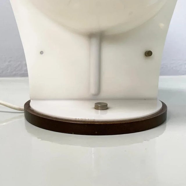 Italian Space Age Spherical Table Lamp in White Plastic, 1970s For Sale - Image 9 of 12