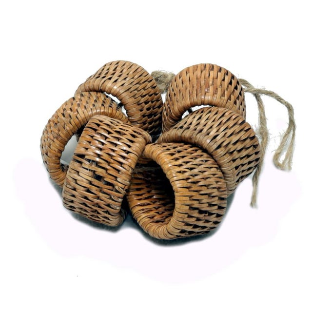 Our rattan napkin rings come in a 6-piece set and give your table setting that boho chic style. Our napkin rings will help...