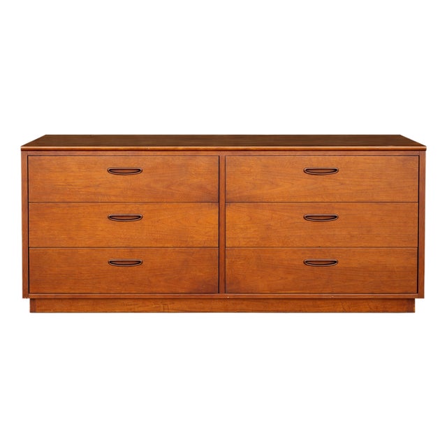 1960s Mid-Century Modern Lane Lowboy Dresser. Vintage For Sale