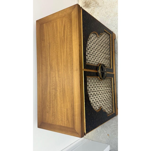 Wood 1970s Mid-Century John Widdicomb Lacquered Moorish Cabinet For Sale - Image 7 of 18