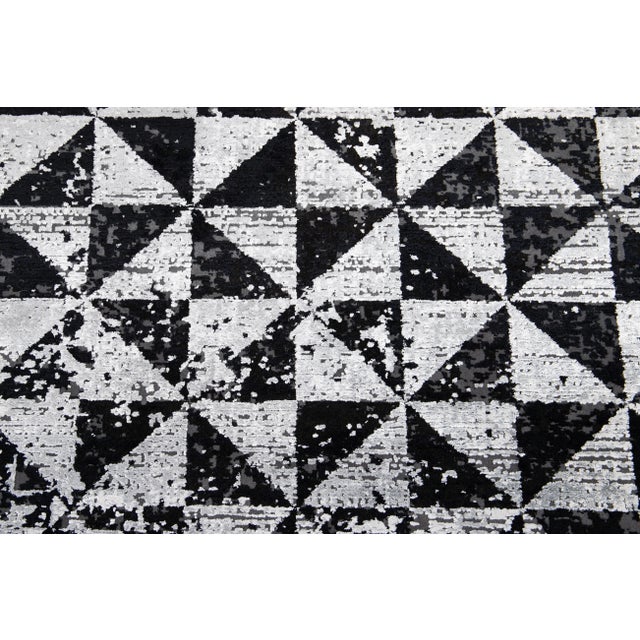 Gray Modern Wool and Silk Rug With Abstract Design For Sale - Image 9 of 11