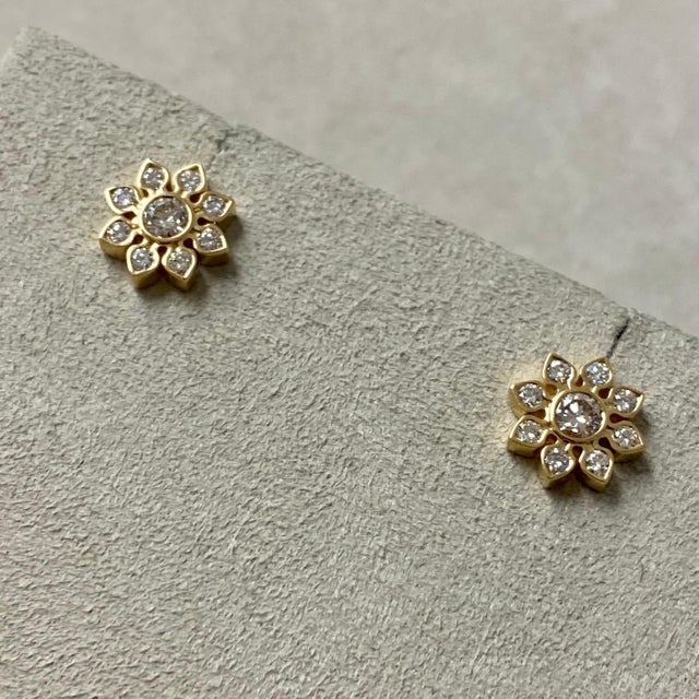 Contemporary Syna Yellow Gold and Diamond Earrings, a Pair For Sale - Image 3 of 4
