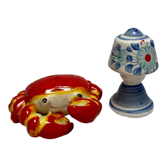 Vintage Seaside Chic Happy Crab Salt and Pepper Shakers, Set of Two For Sale