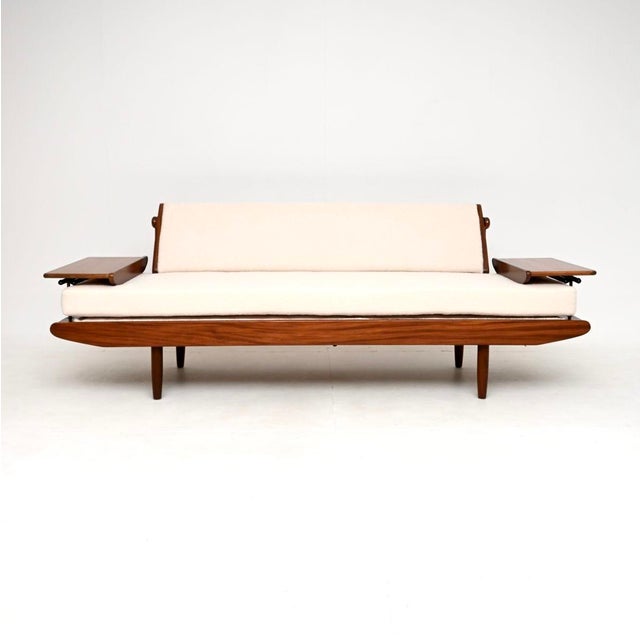 An outstanding and very rare vintage sofa bed by Toothill, made in England and dating from the 1960’s. These were...