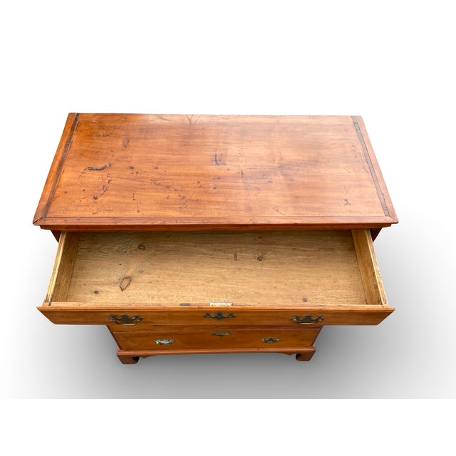 Brown Early 19th Century American Federal Solid Cherry Chest of Drawers, Circa 1800-1820 For Sale - Image 8 of 18