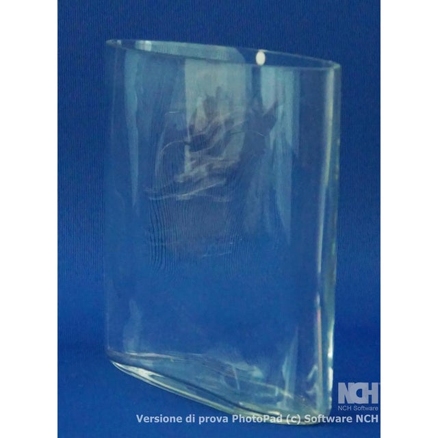 20th Century Scandinavian Modern Vase with an Ellipsoidal Section in Transparent Glass by Tapio Wirkkala, Finland, 1960s For Sale - Image 4 of 18