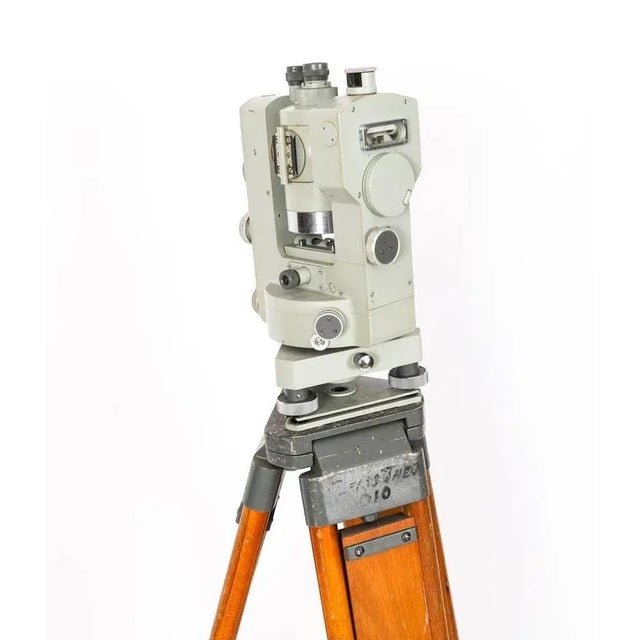 Vintage Theo 010 Theodolite with Tripod and Case by Carl Zeiss, Set of 2 For Sale - Image 10 of 18