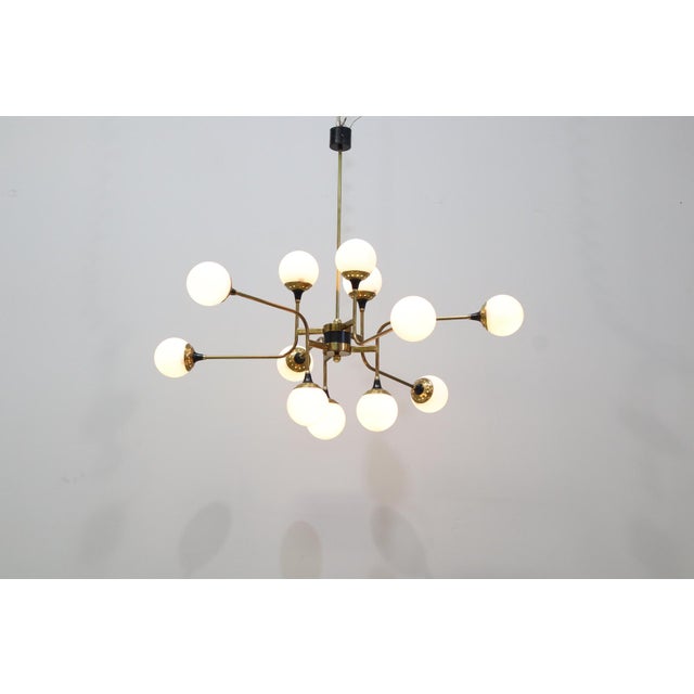 Chandelier with 18 Lights in Brass and Opal Glass by Stilnovo, Italy, 1959 For Sale - Image 6 of 15
