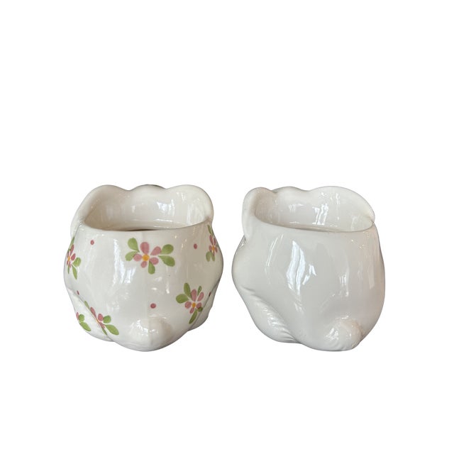 Pair of Vintage Avon Bunny Ceramic Planters – Handcrafted Floral Medley Spring Rabbit Decor, Made in Brazil, 1980s Collectible Set For Sale - Image 10 of 12