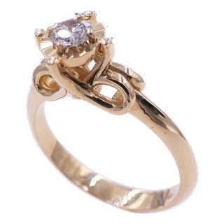 Diamond Round Brilliant Cut Silvery Grey Solitaire 18 Karat Yellow Gold Vintage, Size 7 For Sale