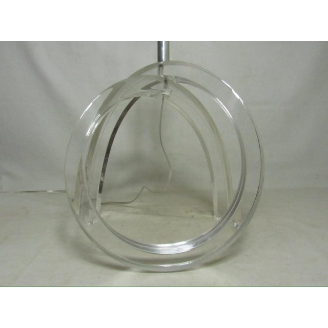 Dorothy Thorpe Mid-Century Lucite Pretzel Lamp by Dorothy Thorpe For Sale - Image 4 of 16