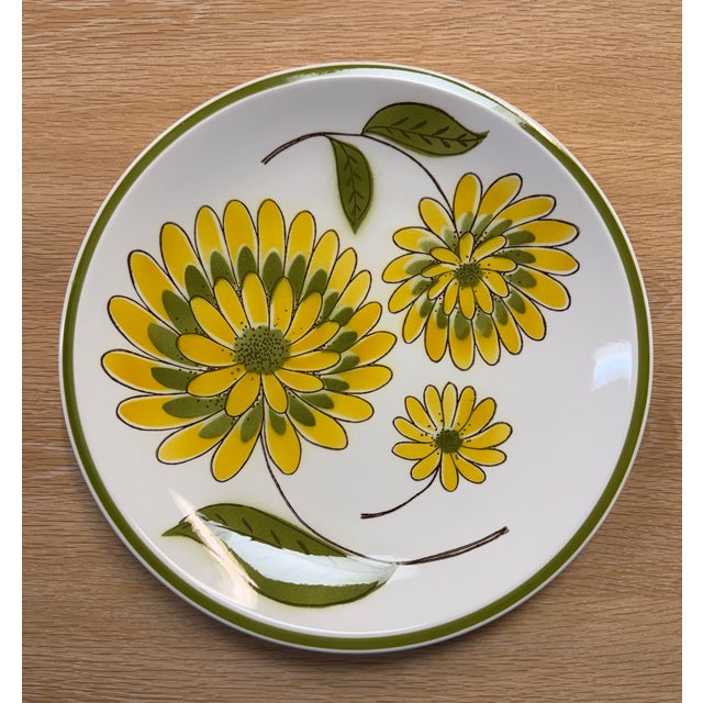 1970s Mikasa "Tampa" Dinnerware Set, 12 Place Settings, Avocado Green & Yellow - 74 pcs For Sale - Image 10 of 13