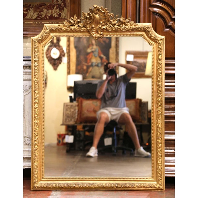 19th Century French Louis XV Giltwood Wall Mirror With Floral Crest For Sale - Image 4 of 8