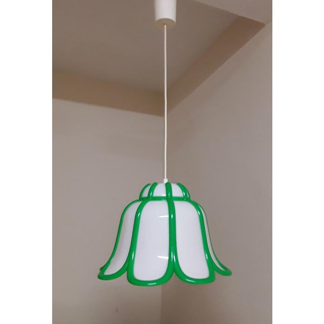 Vintage Ceiling Lamp in Flower Shape in White Plastic with Placed Green Blessing Lines, 1970s, in Very Good conditions....