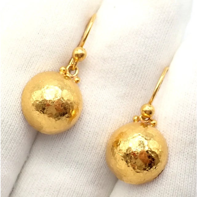 Late 20th Century Gurhan 24k Yellow Gold Hammered Ball Earrings, A Pair For Sale In Philadelphia - Image 6 of 11