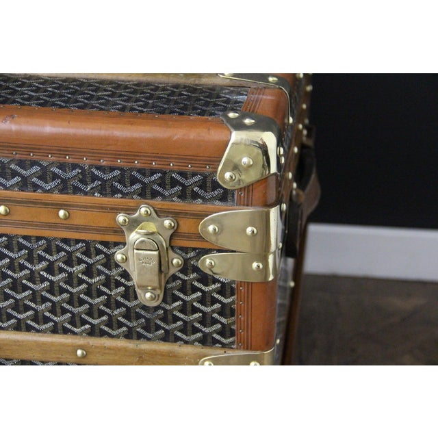Vintage Herringbone Canvas Trunk from Goyard, 1920s For Sale - Image 17 of 18